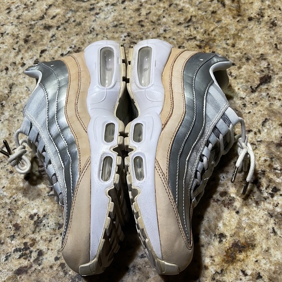 Nike Air Max 95 - Picture 4 of 8